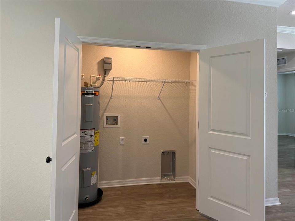 待售: $419,900 (4 贝兹, 0 浴室, 2104 平方英尺)