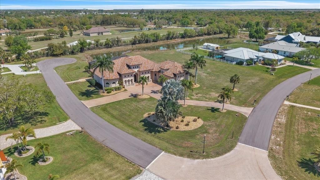 For Sale: $1,650,000 (4 beds, 4 baths, 4621 Square Feet)