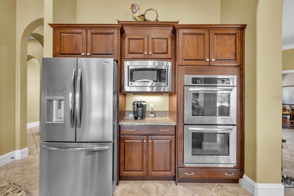 For Sale: $1,650,000 (4 beds, 4 baths, 4621 Square Feet)