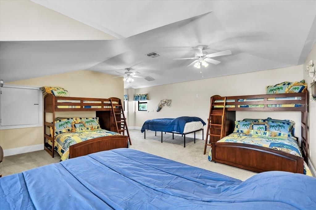For Sale: $1,650,000 (4 beds, 4 baths, 4621 Square Feet)