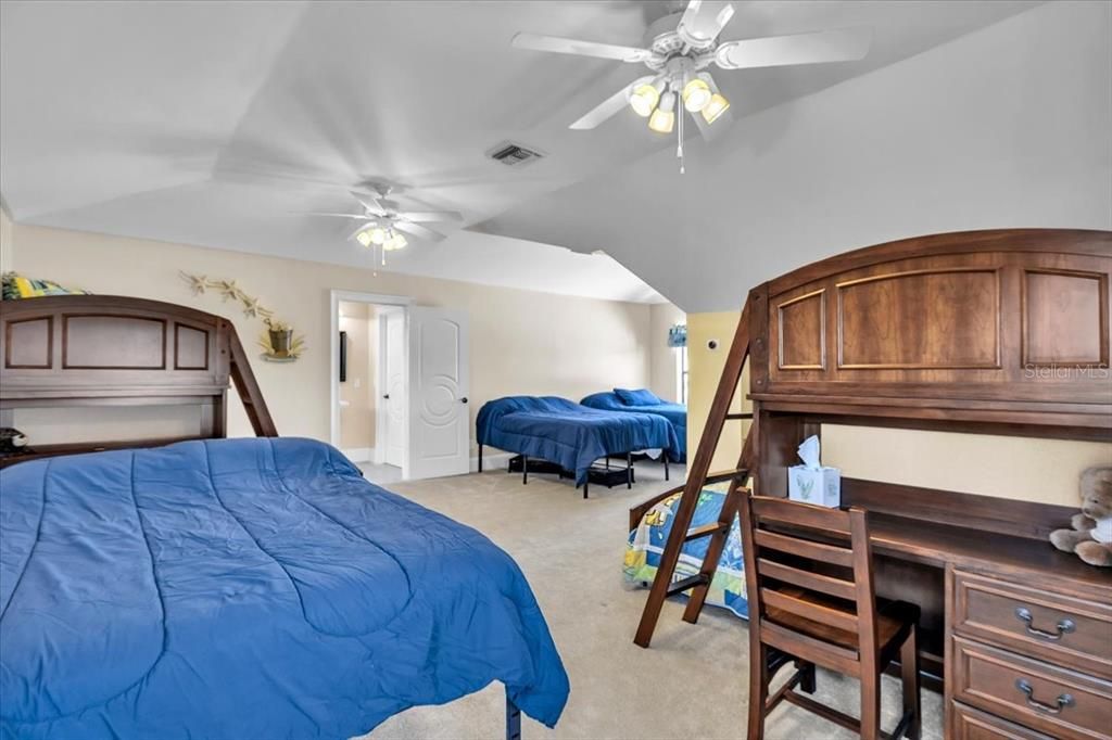 For Sale: $1,650,000 (4 beds, 4 baths, 4621 Square Feet)