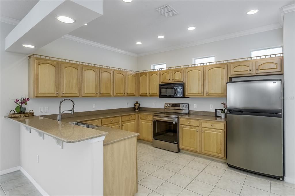 Activo con contrato: $315,000 (3 camas, 2 baños, 1664 Pies cuadrados)
