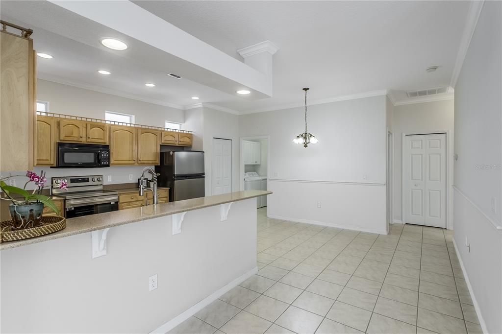 Activo con contrato: $315,000 (3 camas, 2 baños, 1664 Pies cuadrados)
