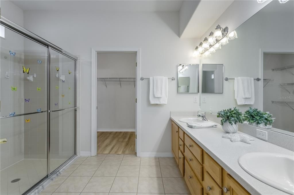 Activo con contrato: $315,000 (3 camas, 2 baños, 1664 Pies cuadrados)