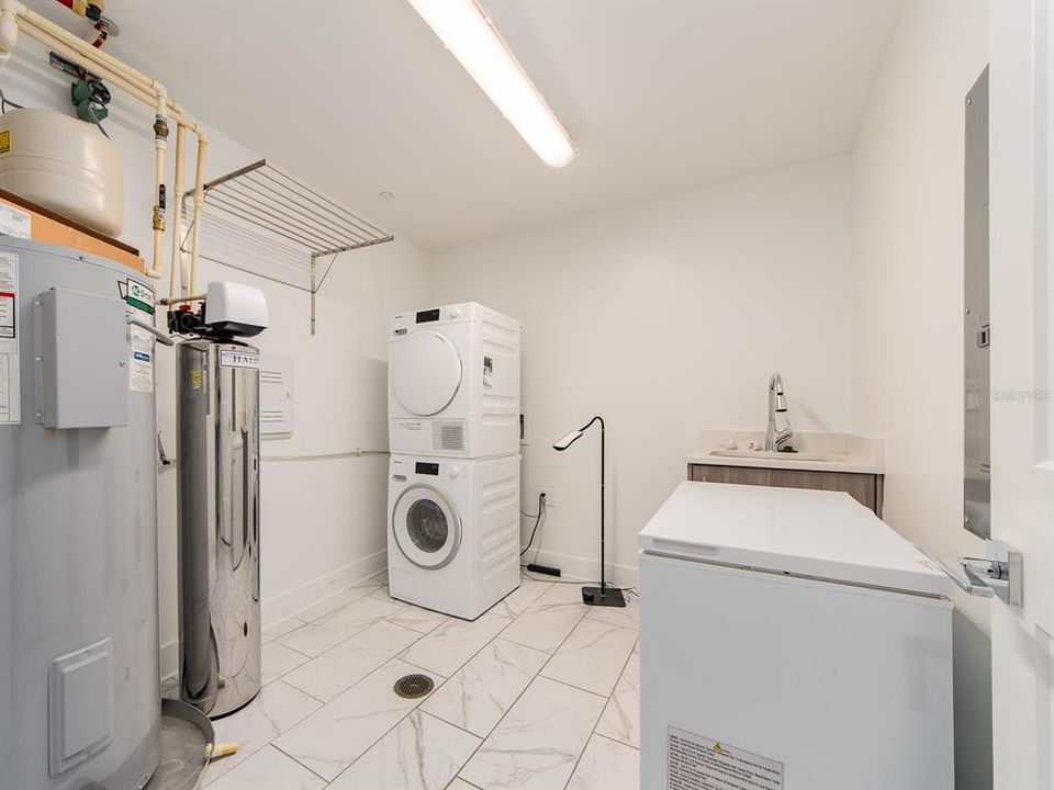 В аренду: $9,500 (3 спален, 3 ванн, 3111 Квадратных фут)