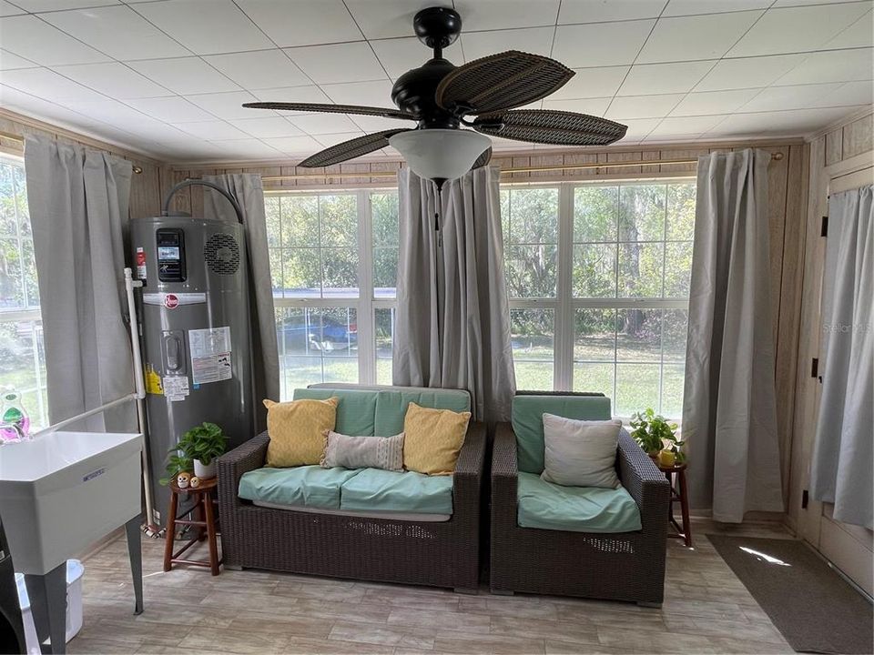 Activo con contrato: $365,000 (3 camas, 2 baños, 2020 Pies cuadrados)