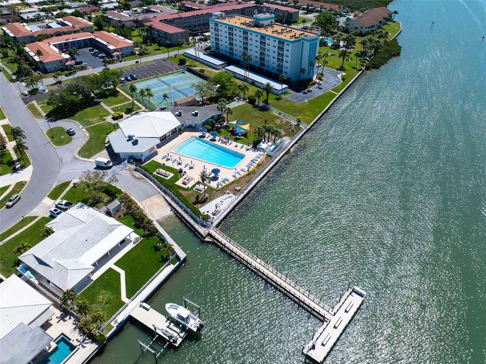En Venta: $644,900 (4 camas, 3 baños, 2606 Pies cuadrados)