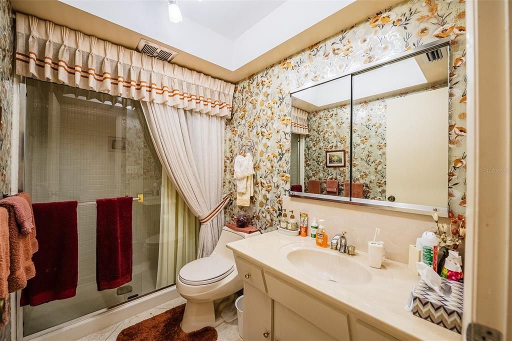En Venta: $644,900 (4 camas, 3 baños, 2606 Pies cuadrados)