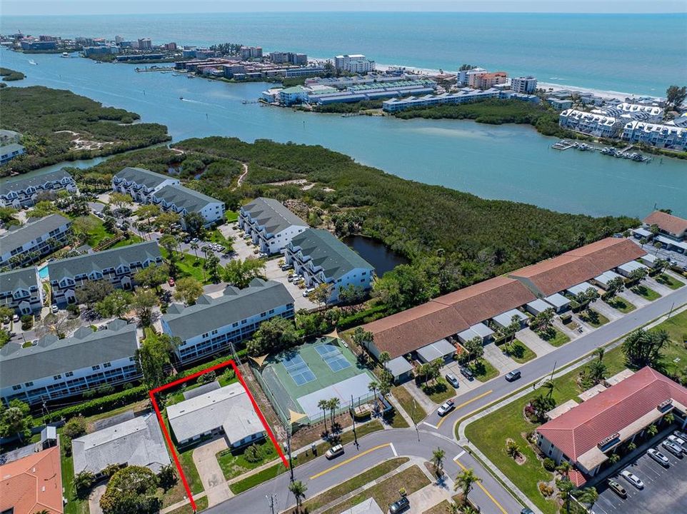 En Venta: $644,900 (4 camas, 3 baños, 2606 Pies cuadrados)