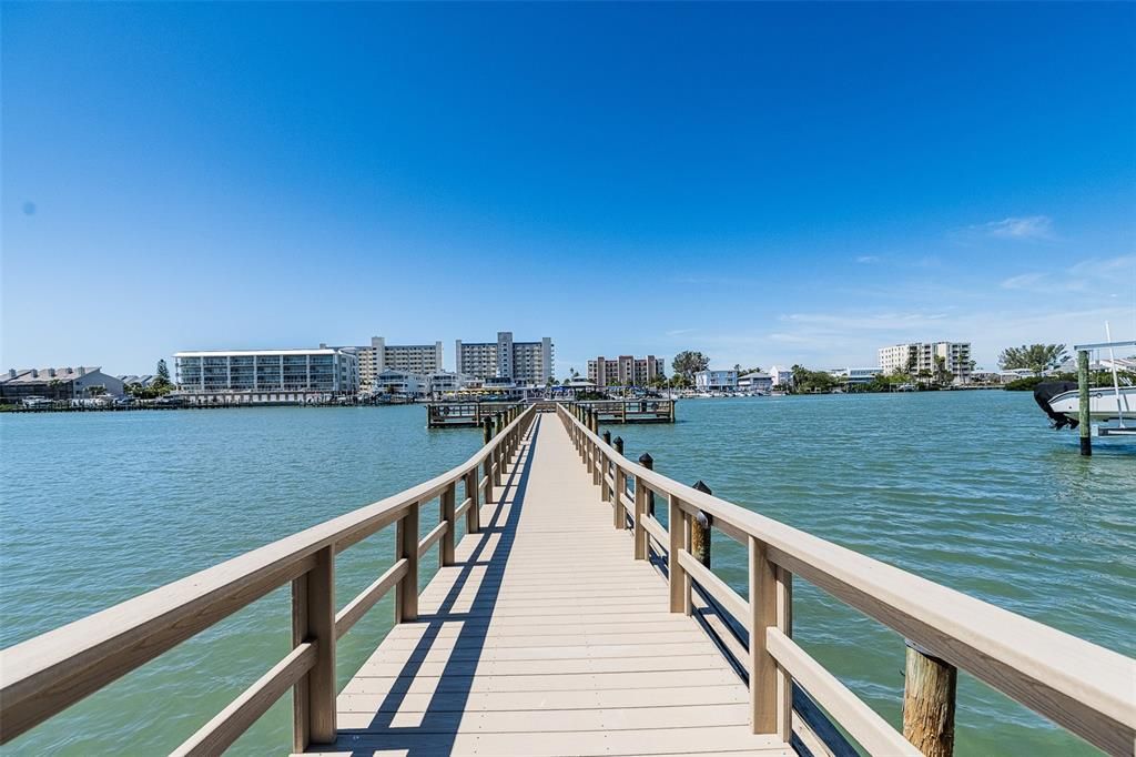 En Venta: $644,900 (4 camas, 3 baños, 2606 Pies cuadrados)