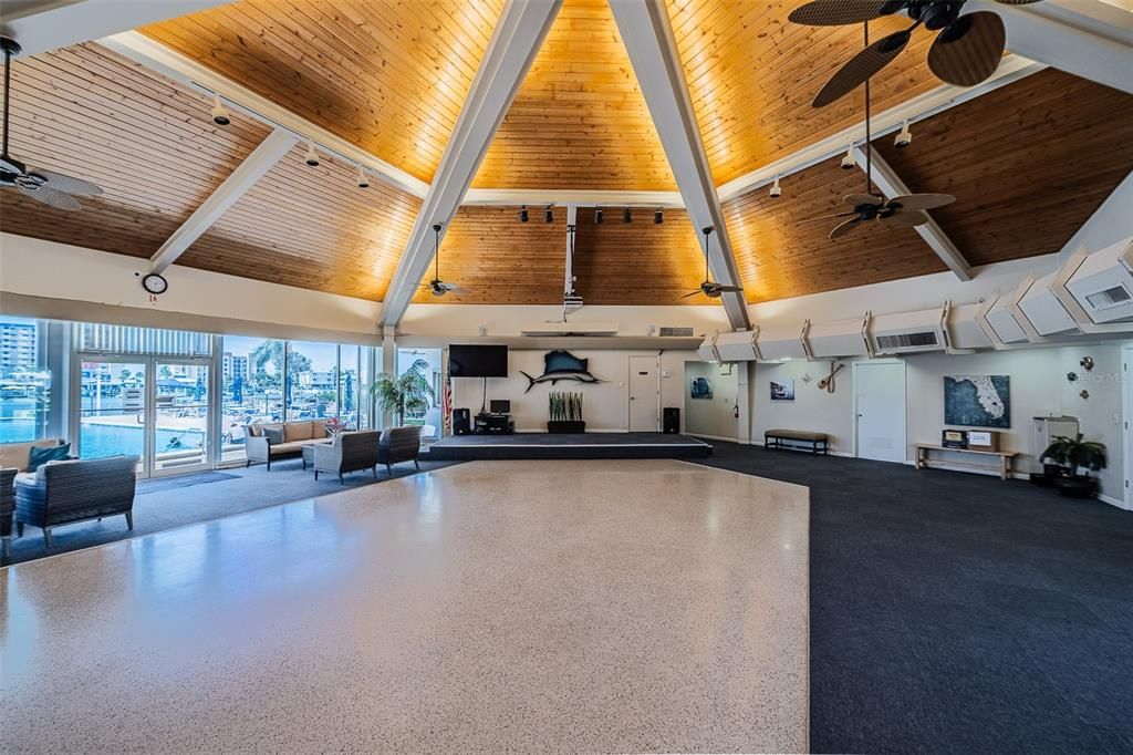 En Venta: $644,900 (4 camas, 3 baños, 2606 Pies cuadrados)
