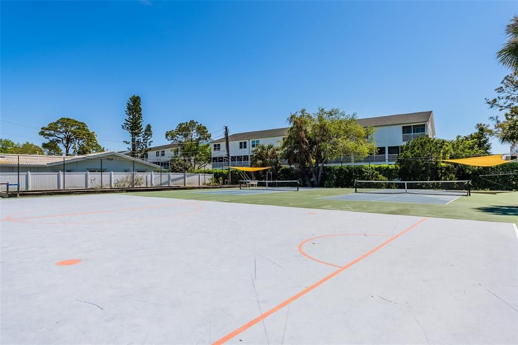 En Venta: $644,900 (4 camas, 3 baños, 2606 Pies cuadrados)