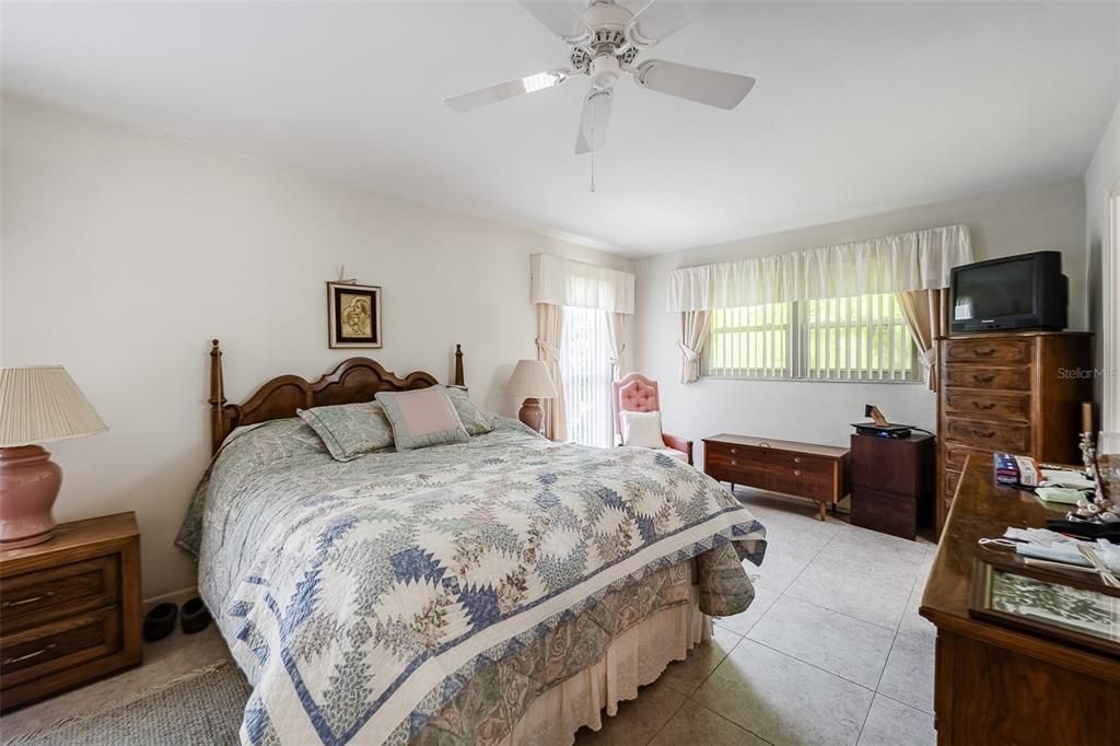 En Venta: $644,900 (4 camas, 3 baños, 2606 Pies cuadrados)