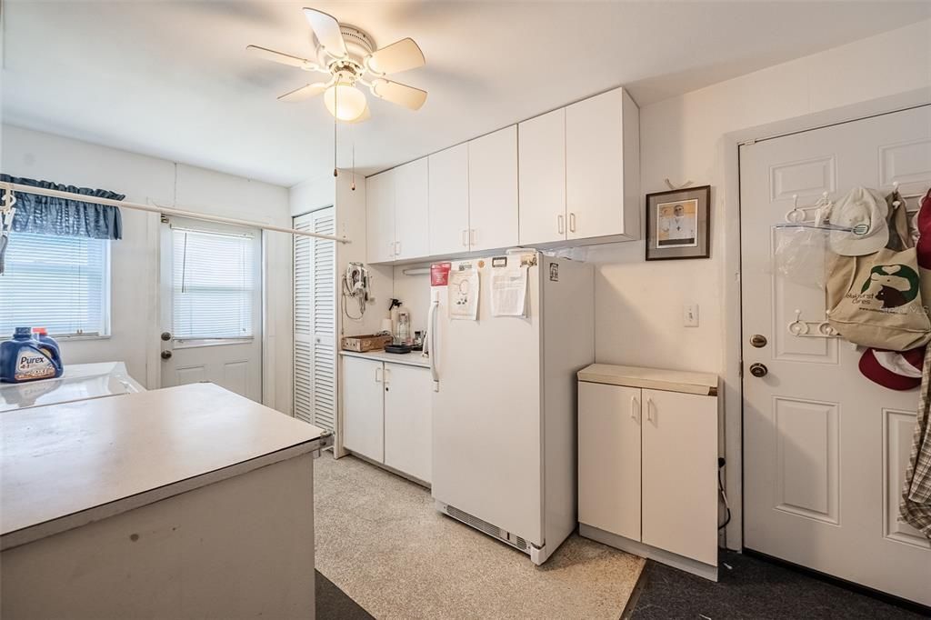 En Venta: $644,900 (4 camas, 3 baños, 2606 Pies cuadrados)