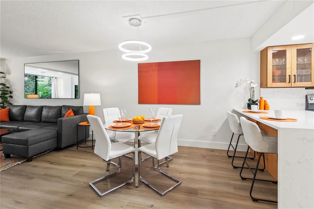 En Venta: $949,000 (2 camas, 2 baños, 1392 Pies cuadrados)