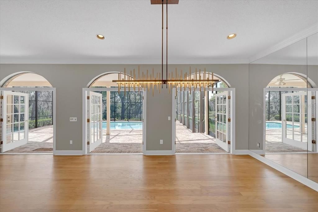 Active With Contract: $975,000 (4 beds, 4 baths, 4690 Square Feet)