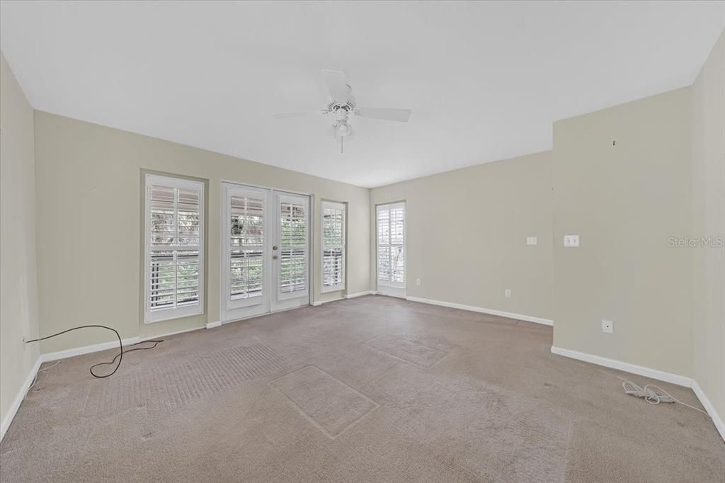 Active With Contract: $975,000 (4 beds, 4 baths, 4690 Square Feet)