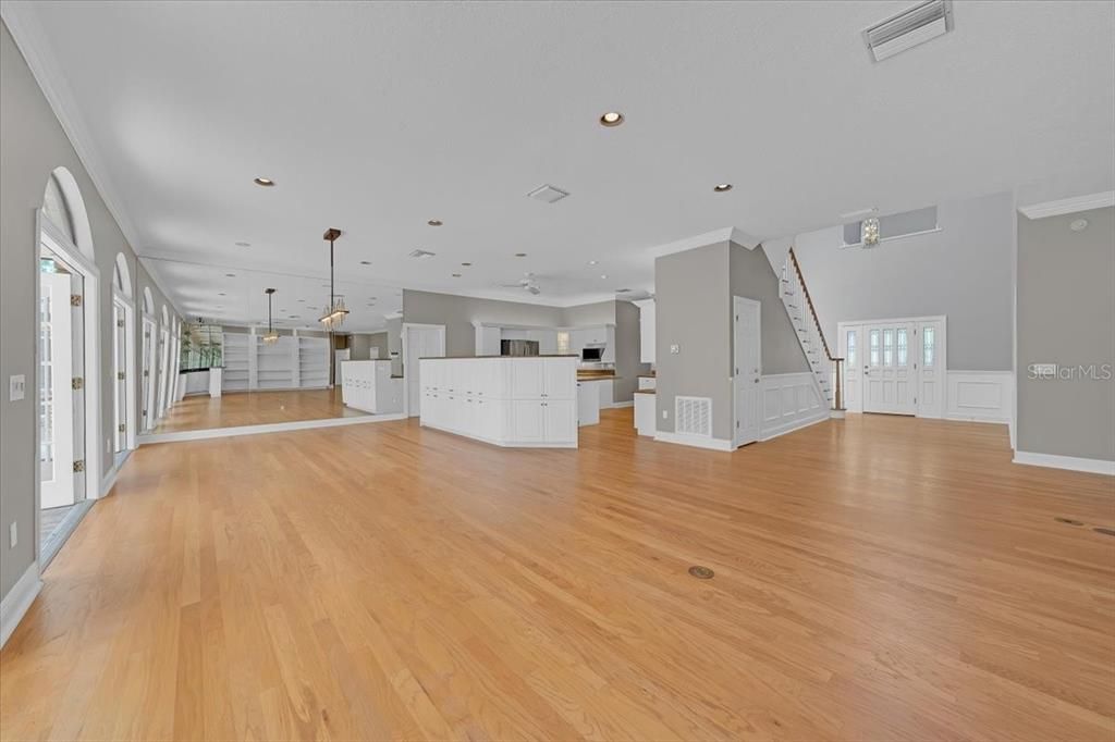 Active With Contract: $975,000 (4 beds, 4 baths, 4690 Square Feet)