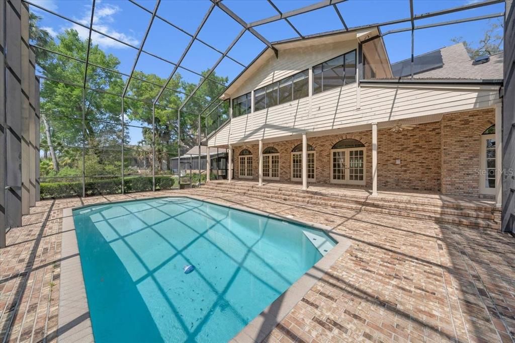 Active With Contract: $975,000 (4 beds, 4 baths, 4690 Square Feet)