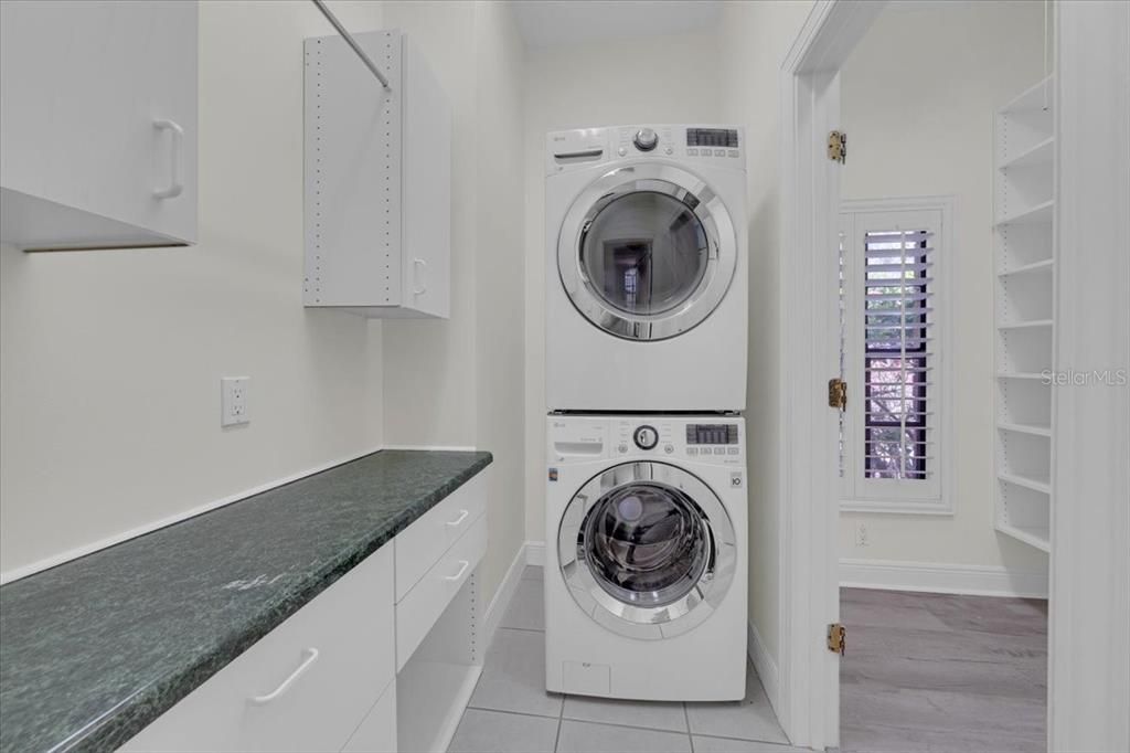 Active With Contract: $975,000 (4 beds, 4 baths, 4690 Square Feet)
