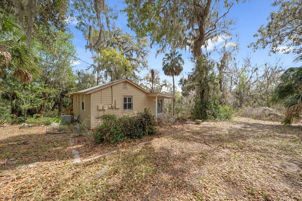 Active With Contract: $975,000 (4 beds, 4 baths, 4690 Square Feet)