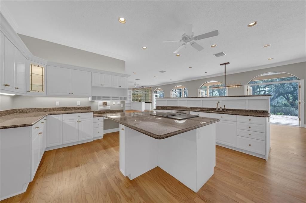 Active With Contract: $975,000 (4 beds, 4 baths, 4690 Square Feet)