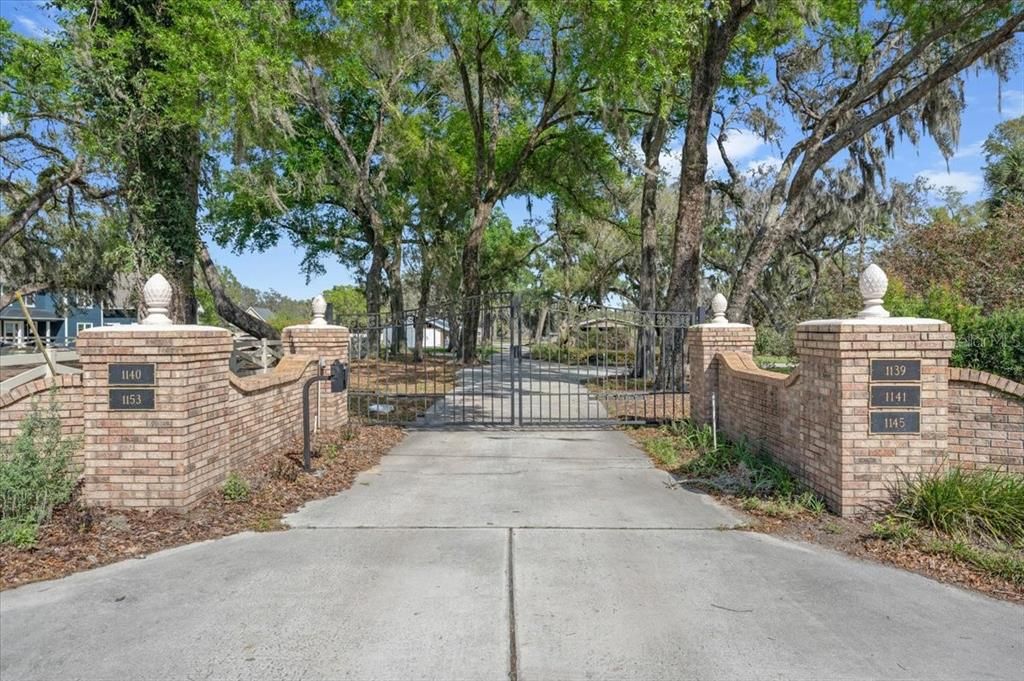Active With Contract: $975,000 (4 beds, 4 baths, 4690 Square Feet)