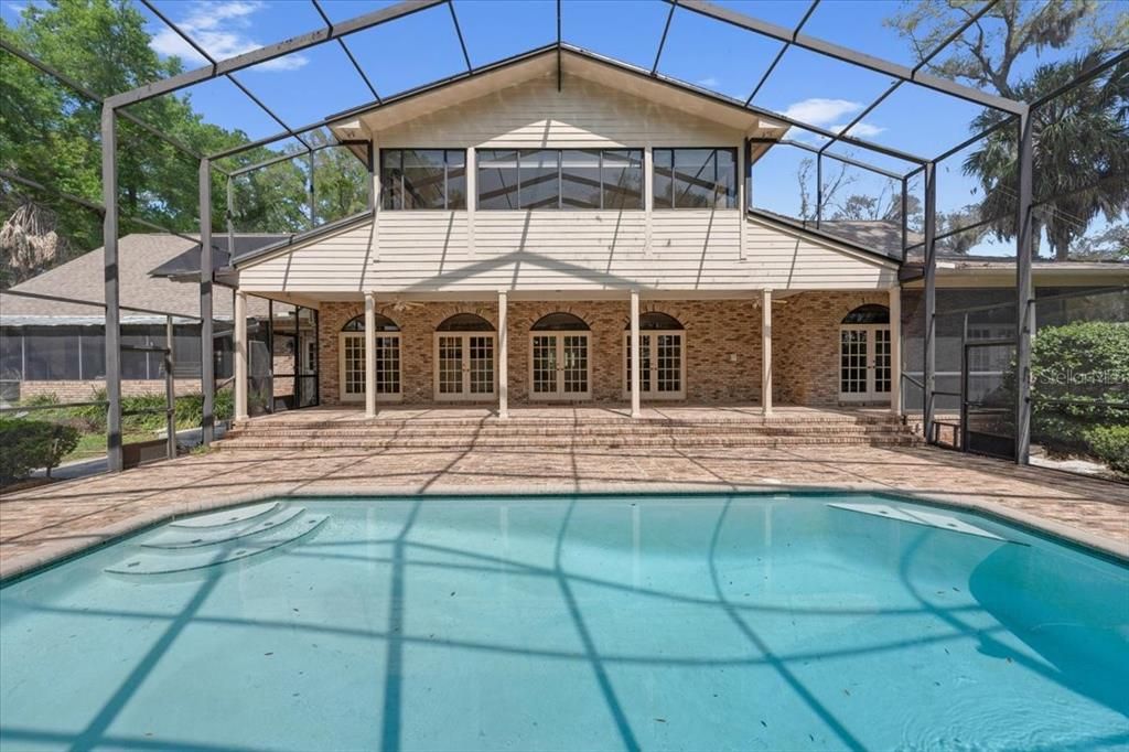 Active With Contract: $975,000 (4 beds, 4 baths, 4690 Square Feet)