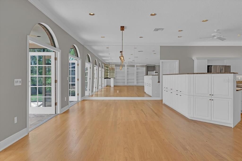 Active With Contract: $975,000 (4 beds, 4 baths, 4690 Square Feet)