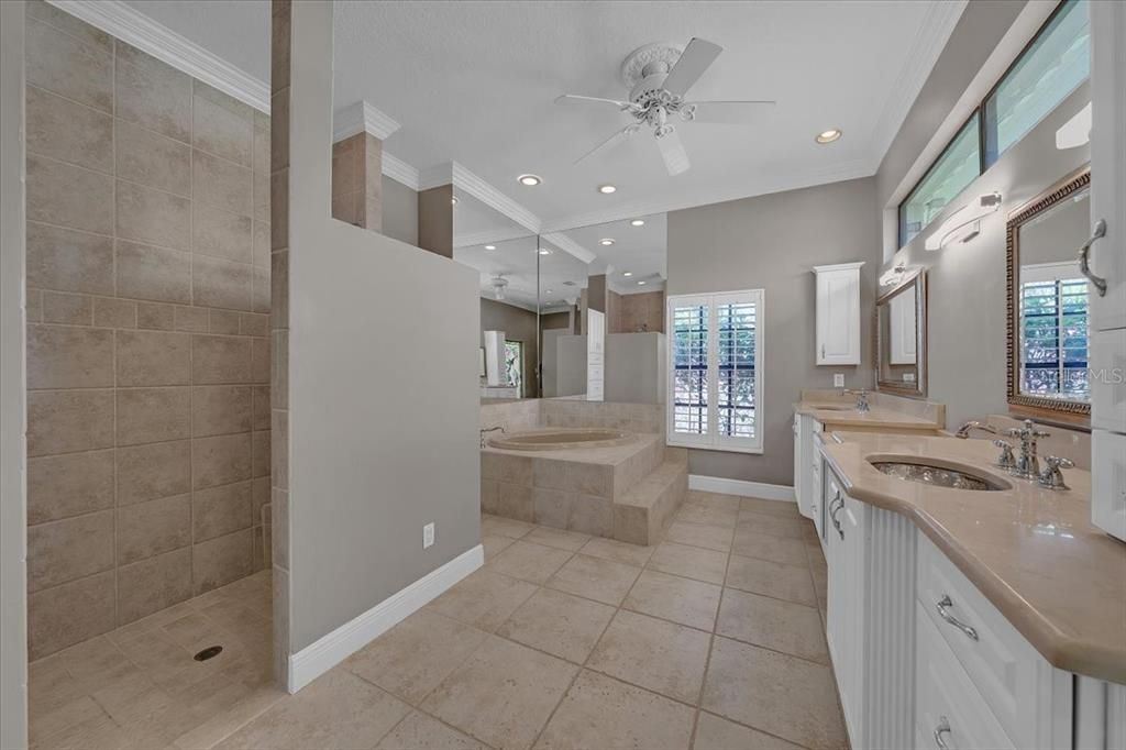 Active With Contract: $975,000 (4 beds, 4 baths, 4690 Square Feet)