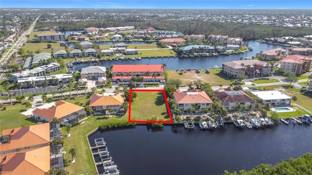 En Venta: $329,000 (0.46 acres)