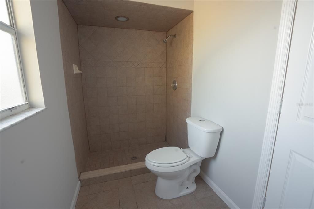 Под контрактом: $249,999 (3 спален, 2 ванн, 1845 Квадратных фут)