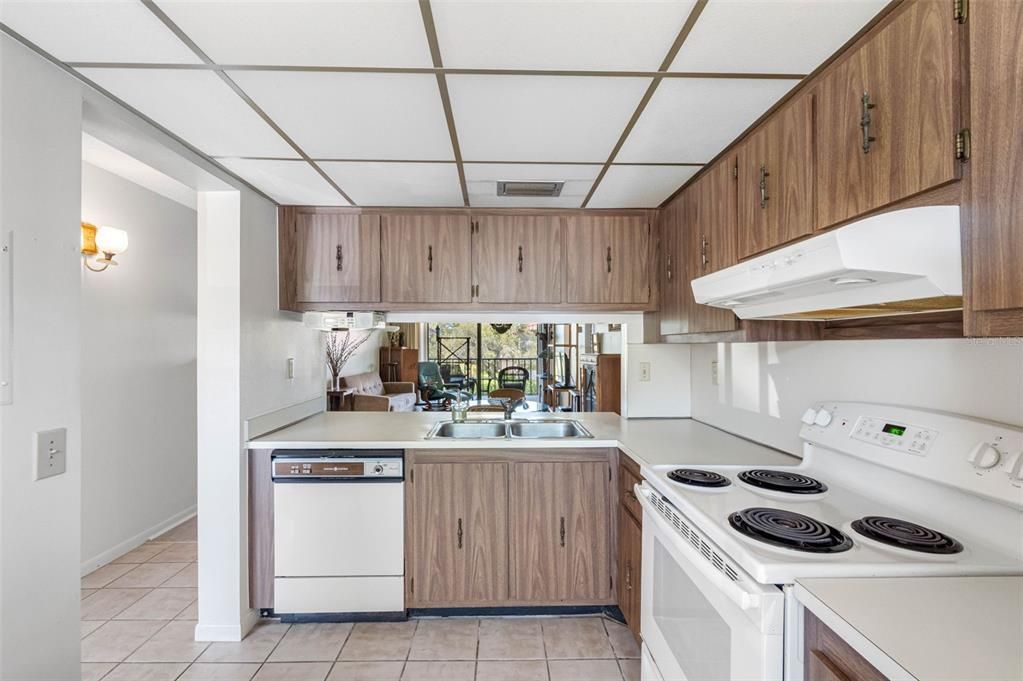 En Venta: $249,000 (2 camas, 2 baños, 890 Pies cuadrados)