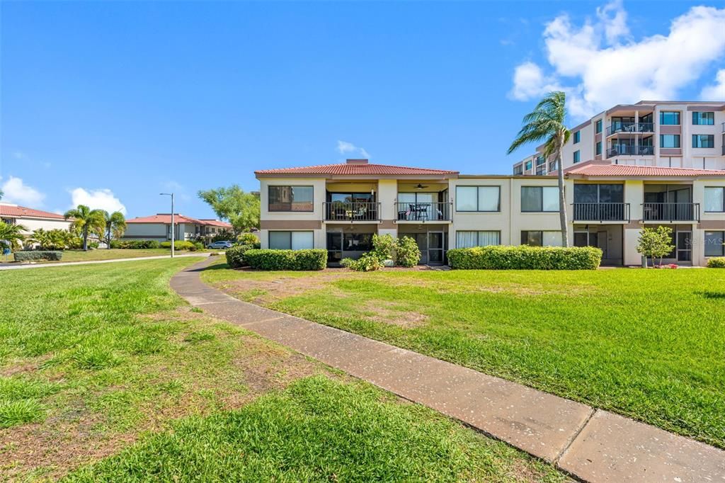 En Venta: $249,000 (2 camas, 2 baños, 890 Pies cuadrados)