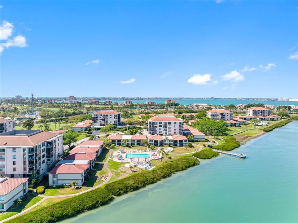 En Venta: $249,000 (2 camas, 2 baños, 890 Pies cuadrados)