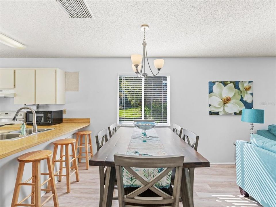 En Venta: $249,900 (2 camas, 2 baños, 1453 Pies cuadrados)