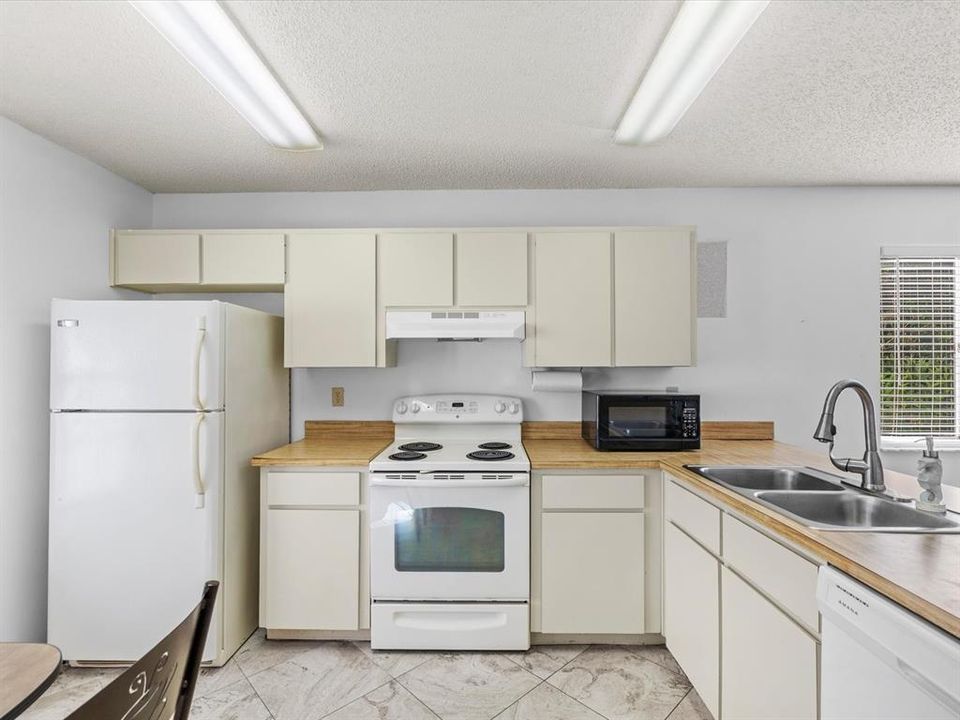 En Venta: $249,900 (2 camas, 2 baños, 1453 Pies cuadrados)