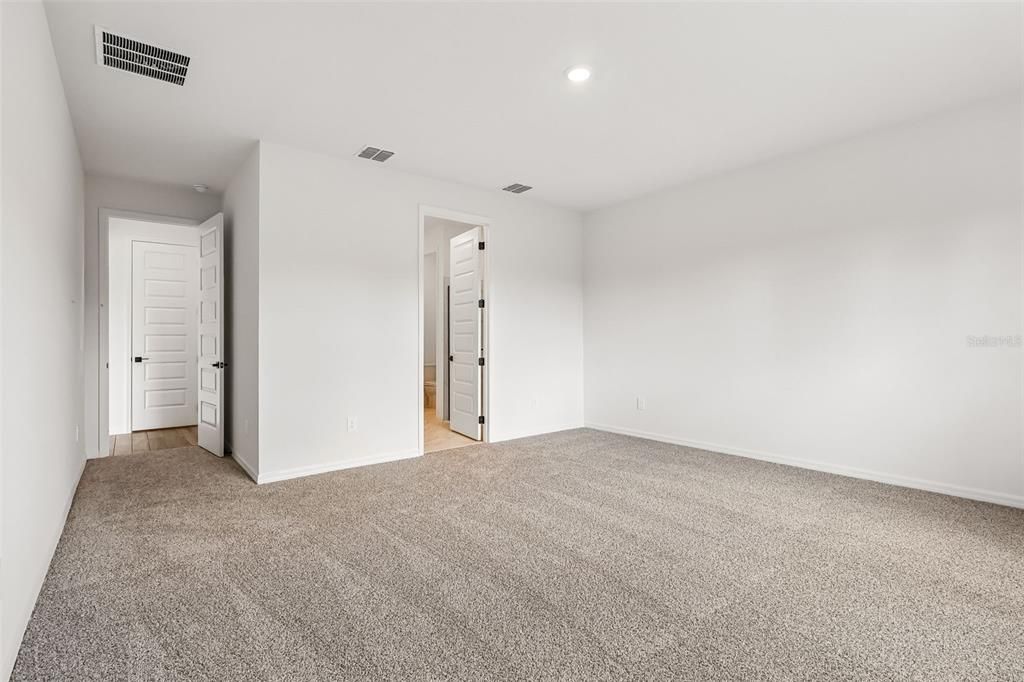 For Sale: $488,150 (5 beds, 4 baths, 3805 Square Feet)