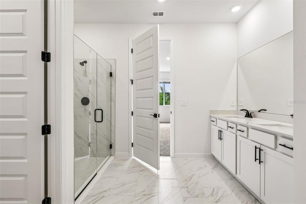 For Sale: $488,150 (5 beds, 4 baths, 3805 Square Feet)
