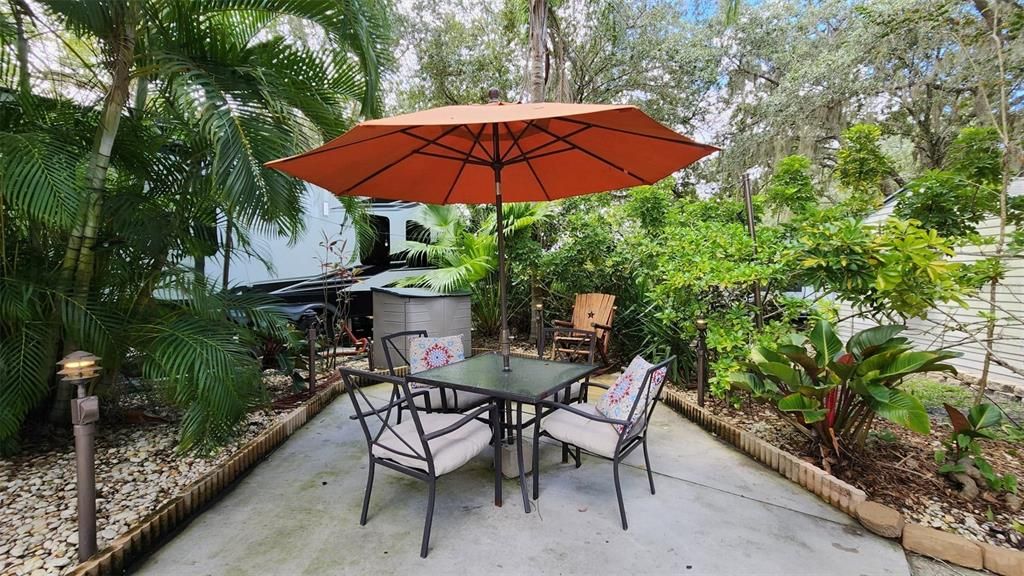 На продажу: $110,000 (0.06 acres)