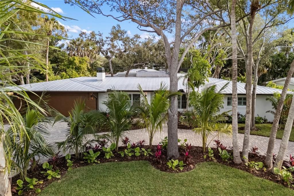 Activo con contrato: $1,890,000 (3 camas, 3 baños, 2529 Pies cuadrados)
