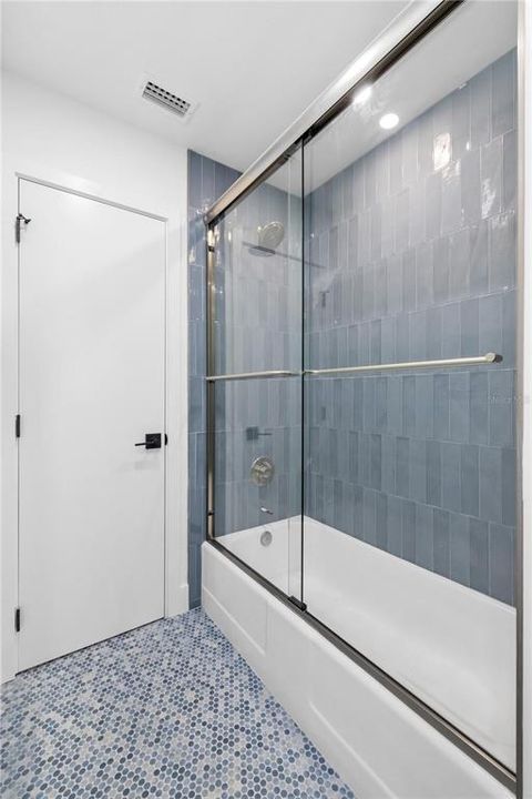 Activo con contrato: $1,890,000 (3 camas, 3 baños, 2529 Pies cuadrados)