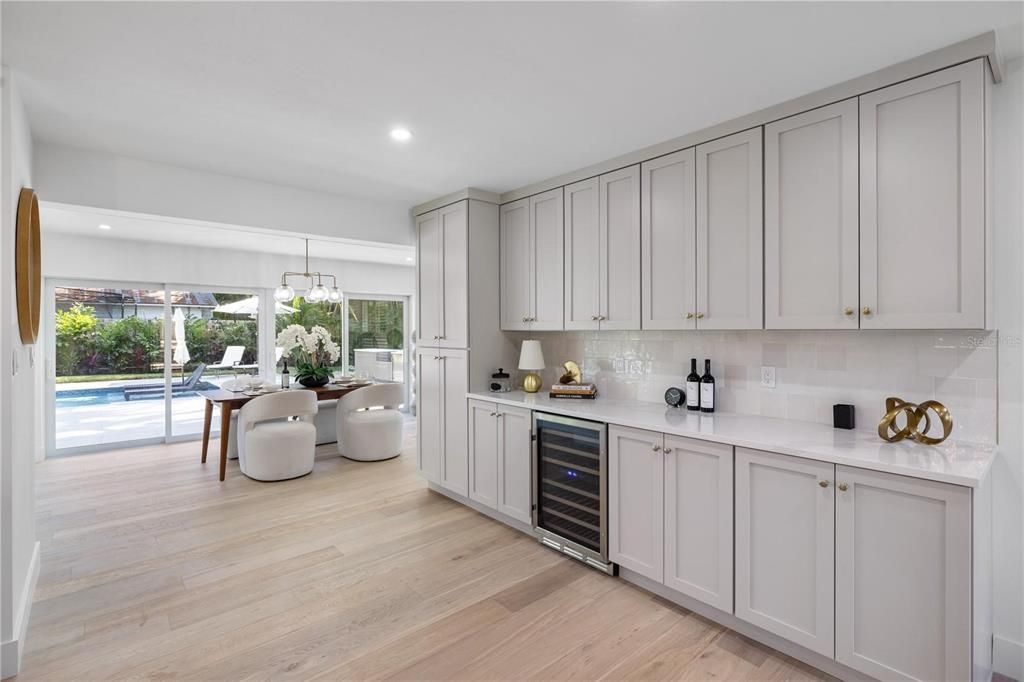 Activo con contrato: $1,890,000 (3 camas, 3 baños, 2529 Pies cuadrados)