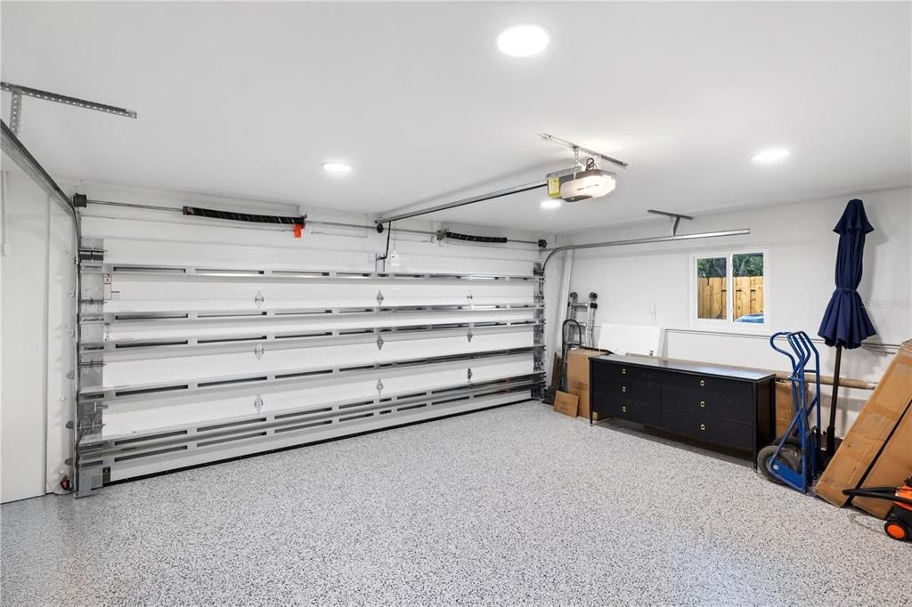 Activo con contrato: $1,890,000 (3 camas, 3 baños, 2529 Pies cuadrados)