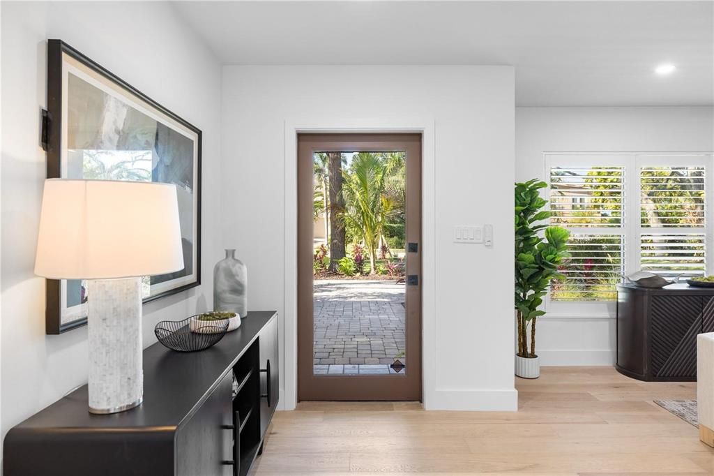 Activo con contrato: $1,890,000 (3 camas, 3 baños, 2529 Pies cuadrados)