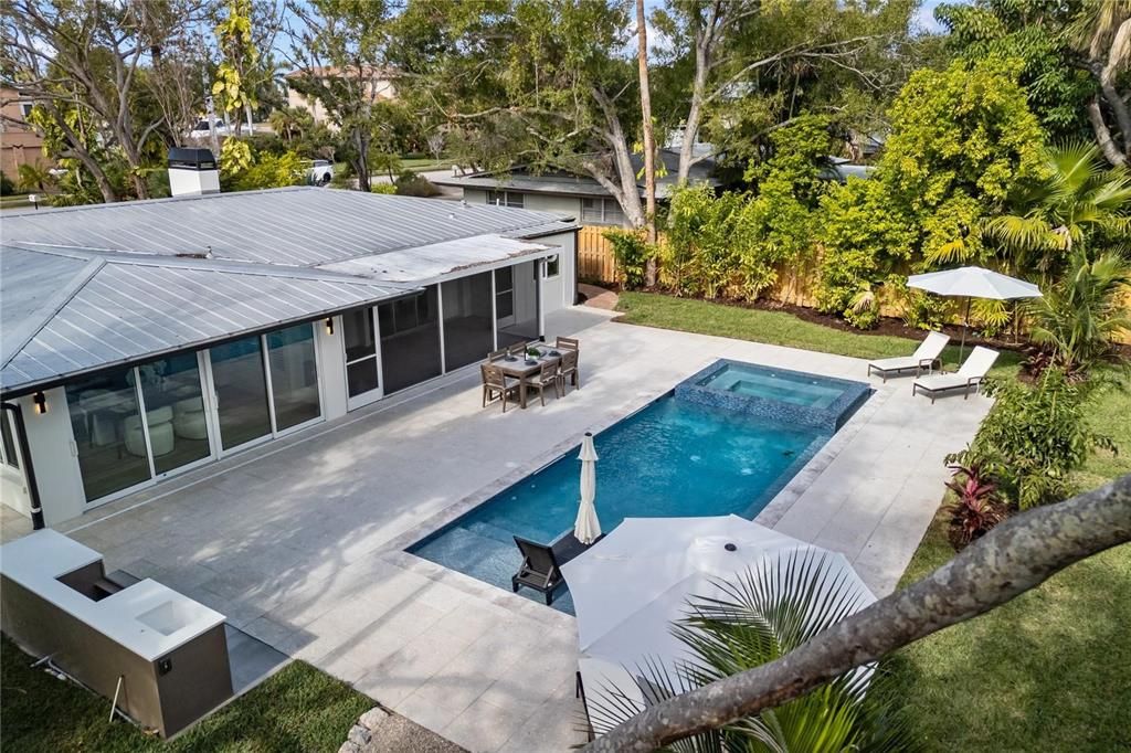 Activo con contrato: $1,890,000 (3 camas, 3 baños, 2529 Pies cuadrados)