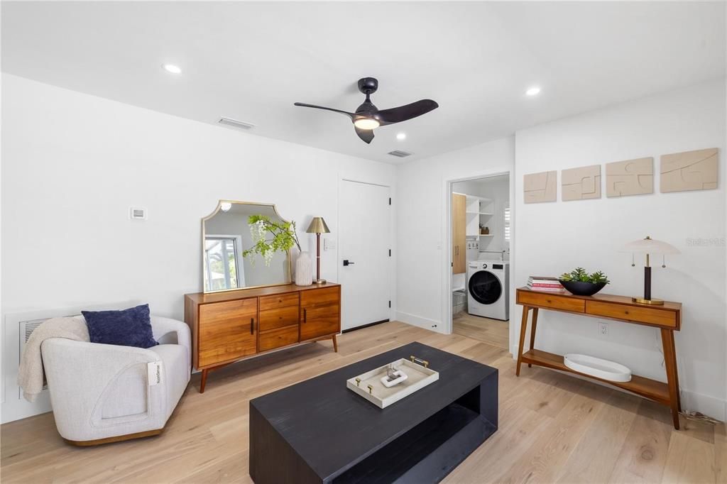 Activo con contrato: $1,890,000 (3 camas, 3 baños, 2529 Pies cuadrados)