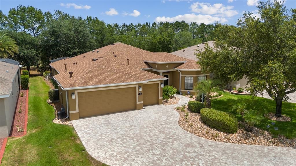 Active With Contract: $415,000 (4 beds, 3 baths, 2864 Square Feet)