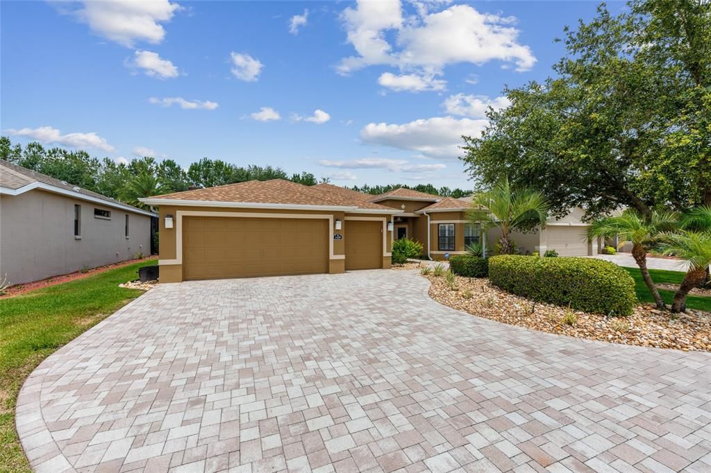 Active With Contract: $415,000 (4 beds, 3 baths, 2864 Square Feet)