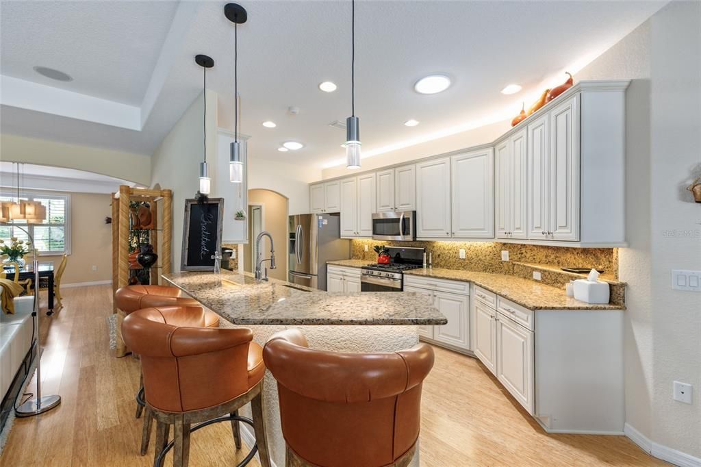 Active With Contract: $415,000 (4 beds, 3 baths, 2864 Square Feet)
